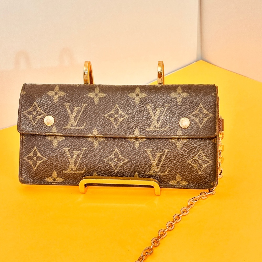Louis Vuitton Brown Monogram Clutch wallet with chain - Picture 11 of 15